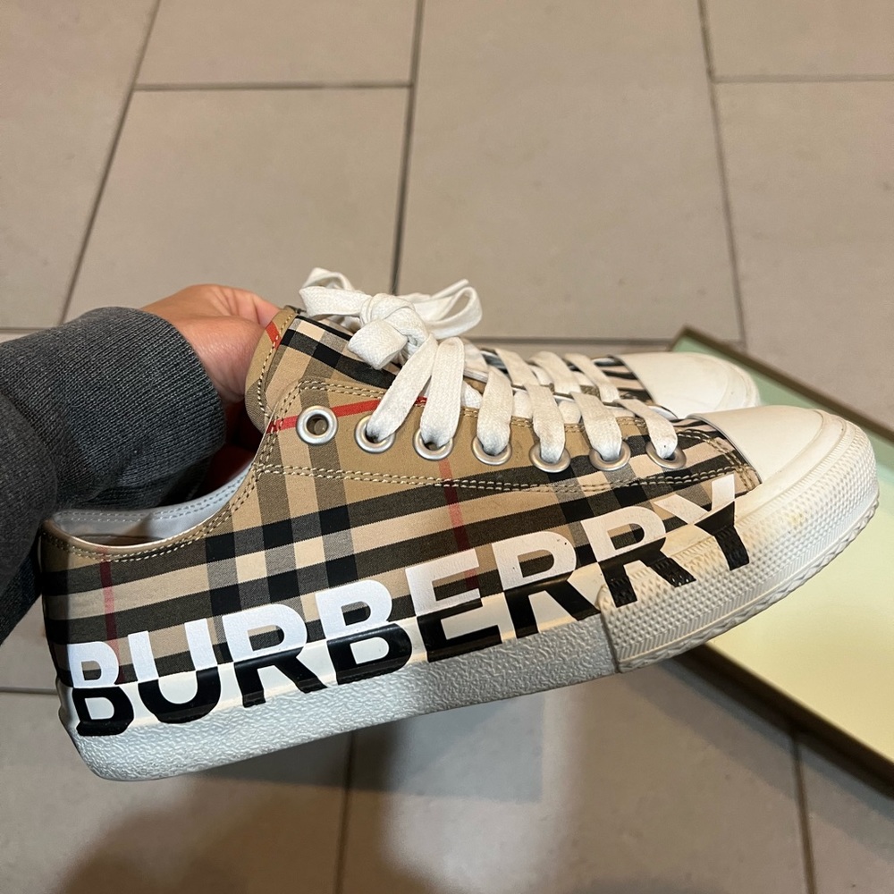 Wore twice ! Super pretty shoes